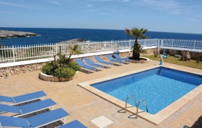 Beautiful home in Cala dOr with 5 Bedrooms, WiFi and Outdoor swimming pool